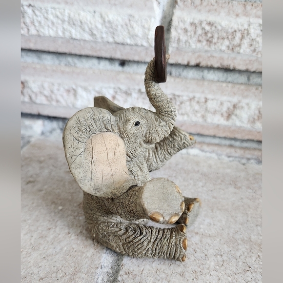 Elephant with horseshoe - Picture 8 of 8